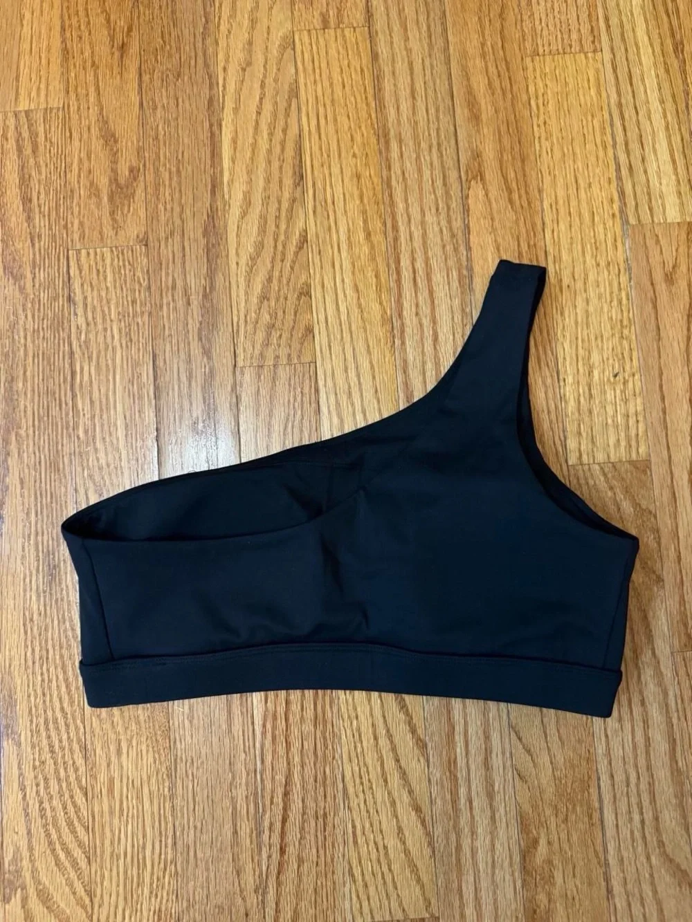 black one shoulder sports bra